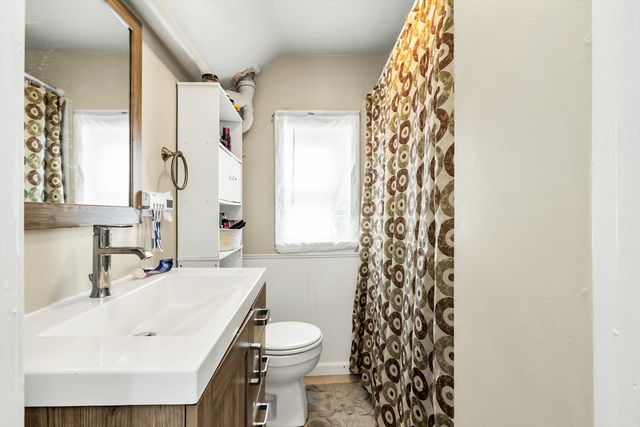 18 Pentucket St, Haverhill, MA 01830