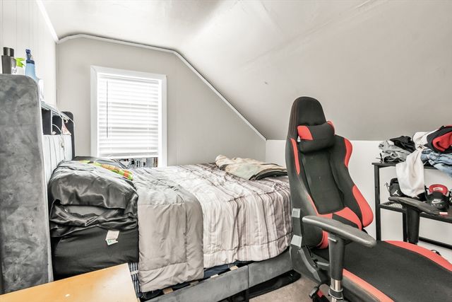 18 Pentucket St, Haverhill, MA 01830