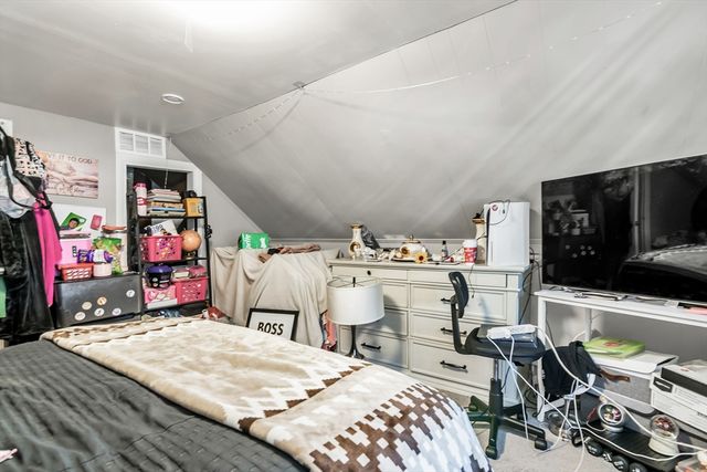 18 Pentucket St, Haverhill, MA 01830