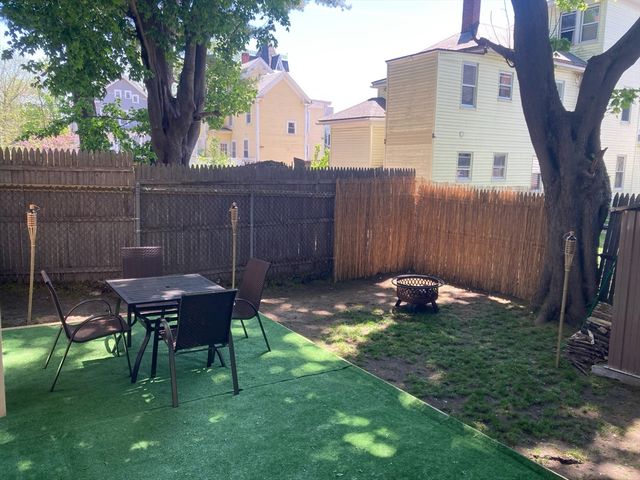 18 Pentucket St, Haverhill, MA 01830