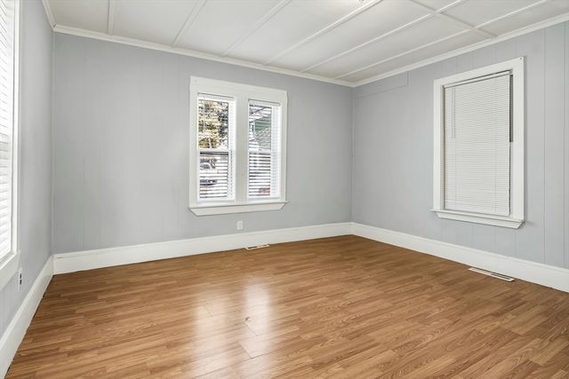 18 Pentucket St, Haverhill, MA 01830