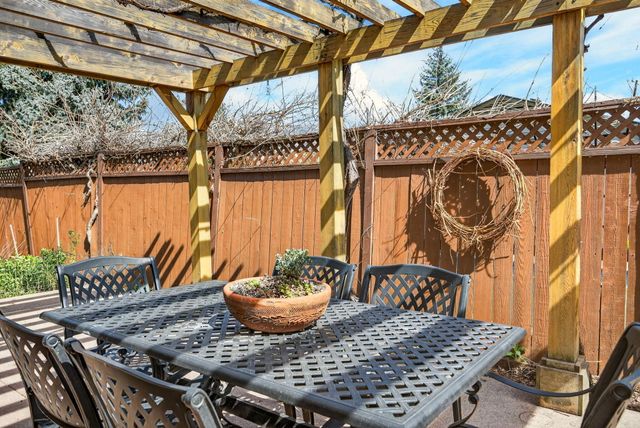 692 Vansant Street, Ashland, OR 97520