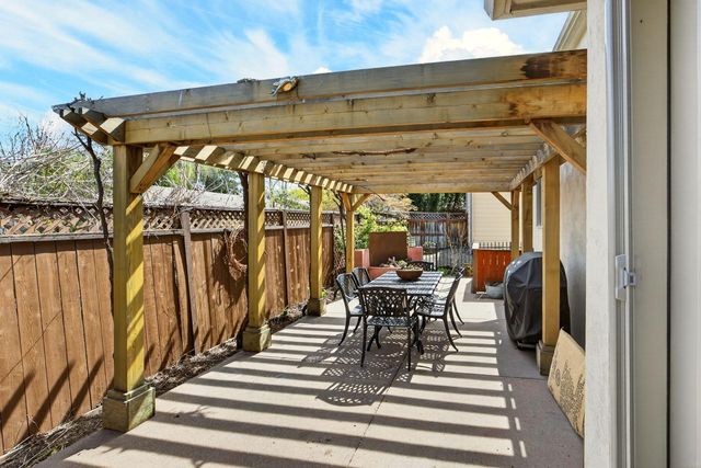 692 Vansant Street, Ashland, OR 97520