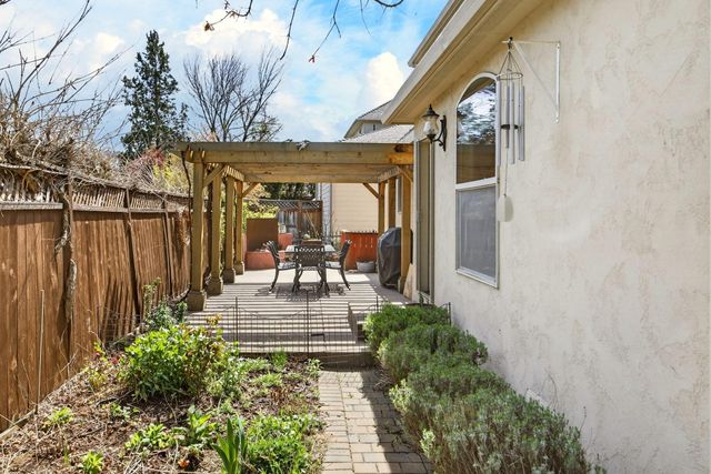 692 Vansant Street, Ashland, OR 97520