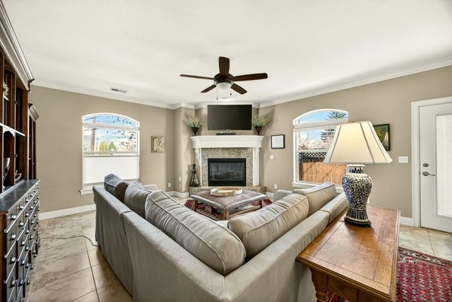 692 Vansant Street, Ashland, OR 97520