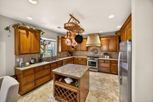 692 Vansant Street, Ashland, OR 97520