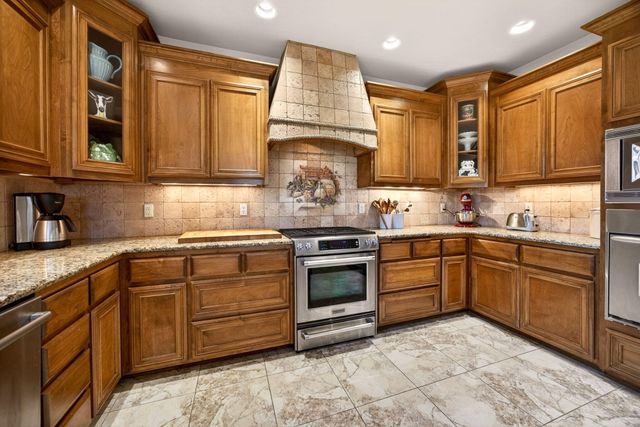 692 Vansant Street, Ashland, OR 97520