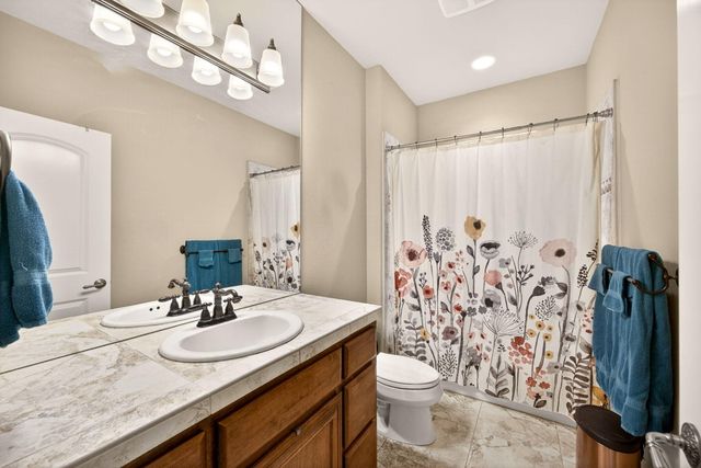 692 Vansant Street, Ashland, OR 97520