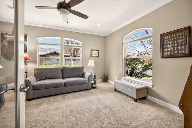 692 Vansant Street, Ashland, OR 97520