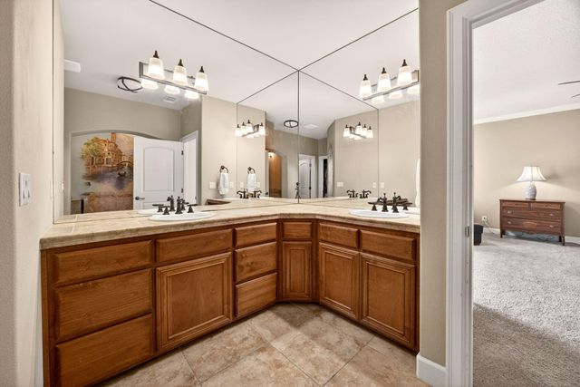 692 Vansant Street, Ashland, OR 97520