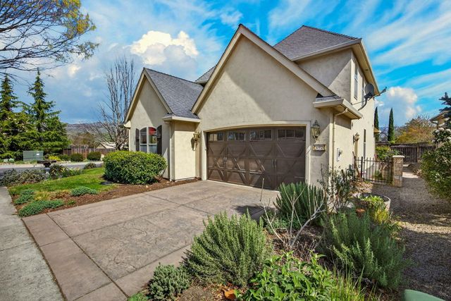 692 Vansant Street, Ashland, OR 97520