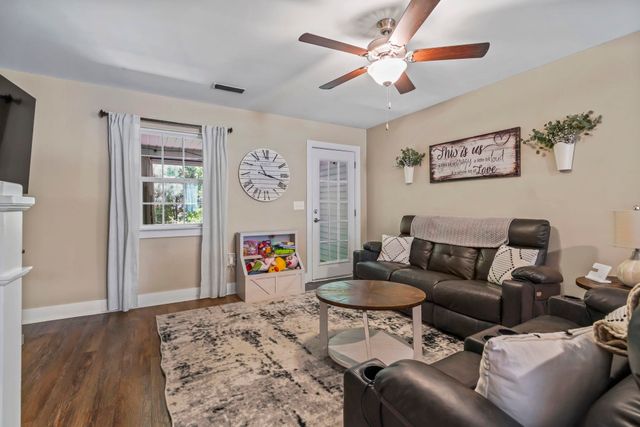 2724 Mercer Dr, Conway, SC 29526