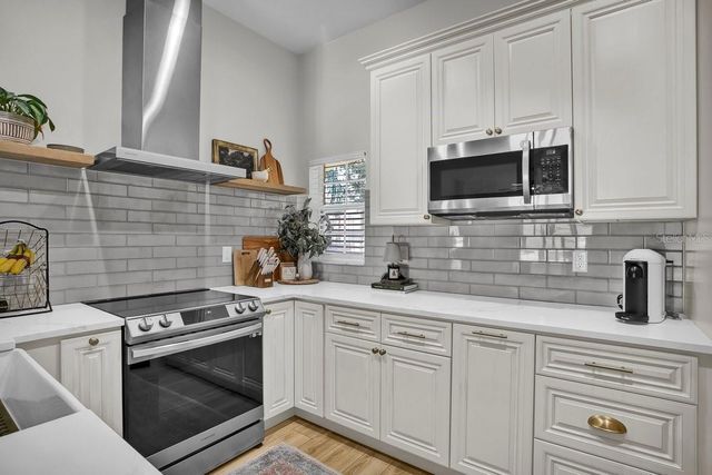 18565 STROMBURY DRIVE, Land O Lakes, FL 34638