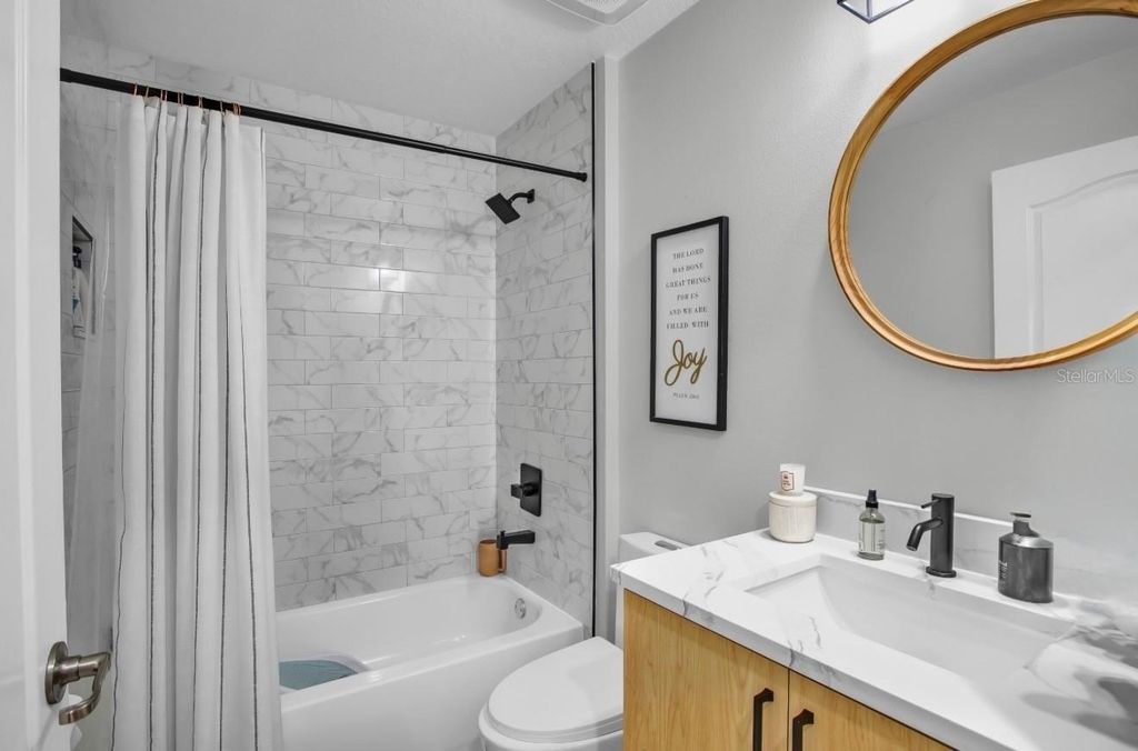 Image 20 of property listing at 18565 STROMBURY DRIVE, Land O Lakes, FL 34638