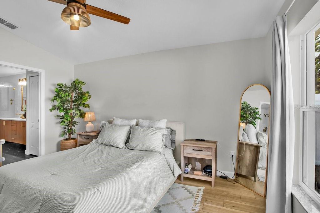 Image 27 of property listing at 18565 STROMBURY DRIVE, Land O Lakes, FL 34638