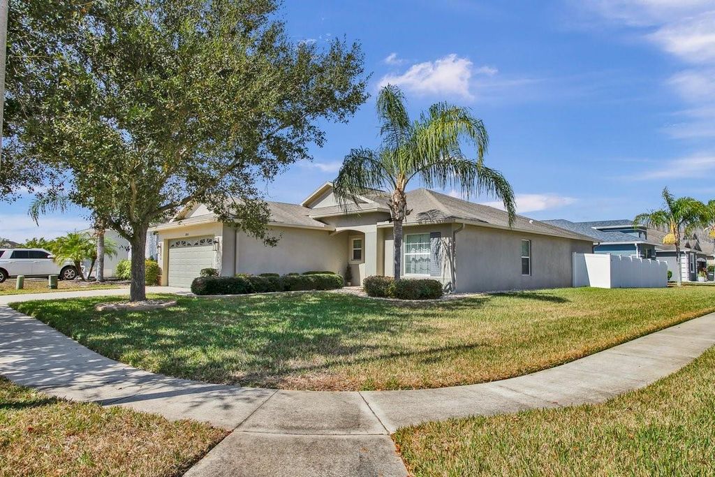 Image 5 of property listing at 18565 STROMBURY DRIVE, Land O Lakes, FL 34638