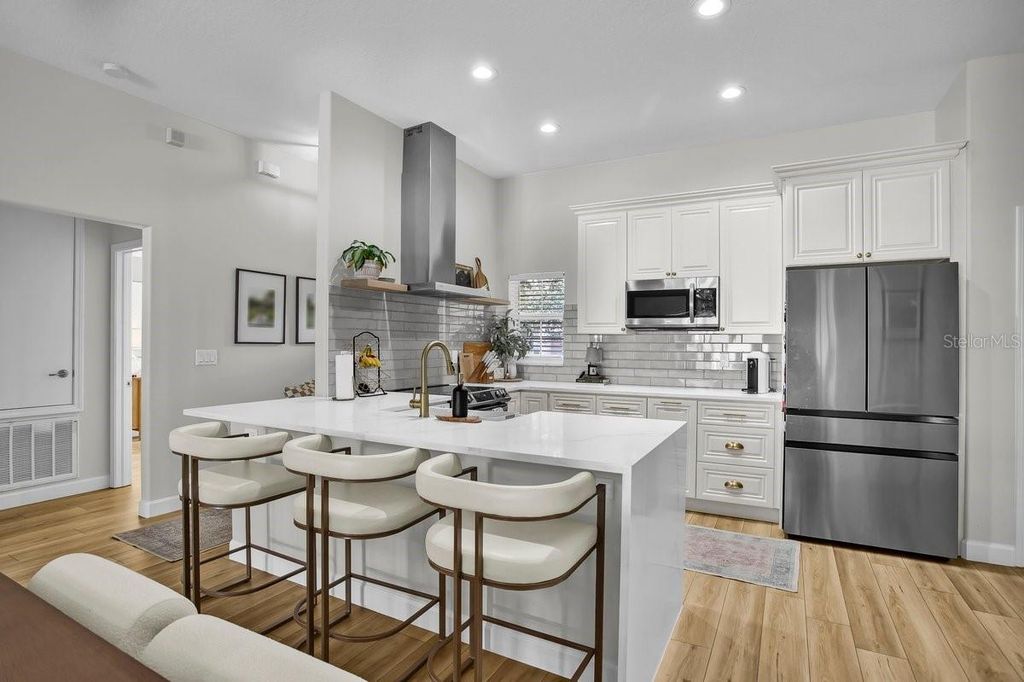 Image 7 of property listing at 18565 STROMBURY DRIVE, Land O Lakes, FL 34638