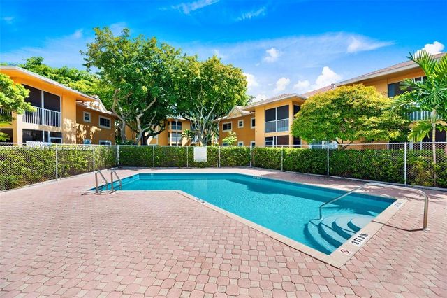 430 SE 7th St 201E, Dania Beach, FL 33004