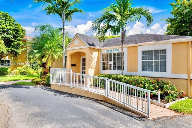 430 SE 7th St 201E, Dania Beach, FL 33004