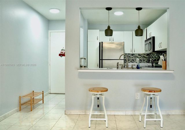 430 SE 7th St 201E, Dania Beach, FL 33004