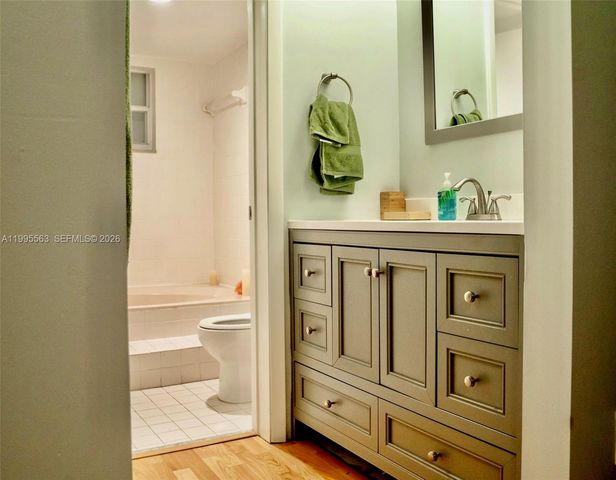 430 SE 7th St 201E, Dania Beach, FL 33004