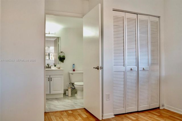 430 SE 7th St 201E, Dania Beach, FL 33004