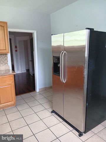 5911 REACH ST, Philadelphia, PA 19120