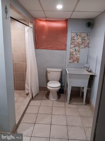 5911 REACH ST, Philadelphia, PA 19120