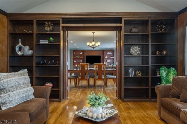 7 Chadwick Rd, Livingston Twp., NJ 07039