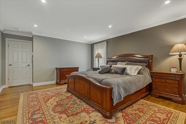 7 Chadwick Rd, Livingston Twp., NJ 07039