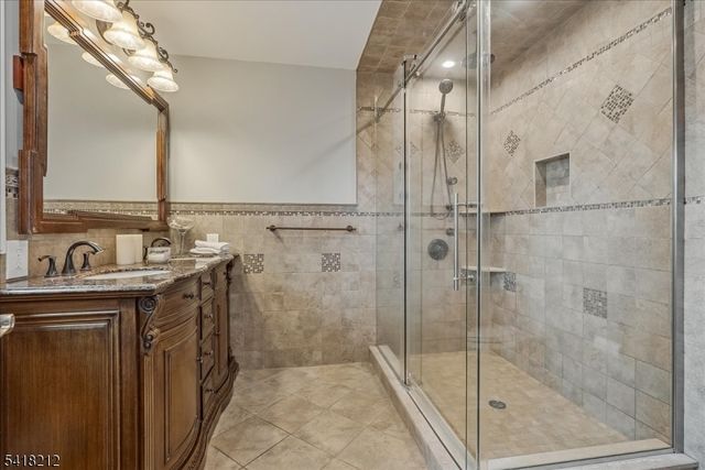 7 Chadwick Rd, Livingston Twp., NJ 07039