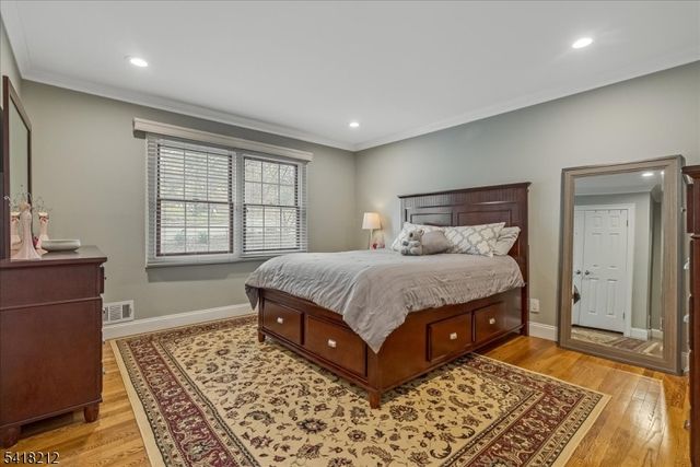 7 Chadwick Rd, Livingston Twp., NJ 07039