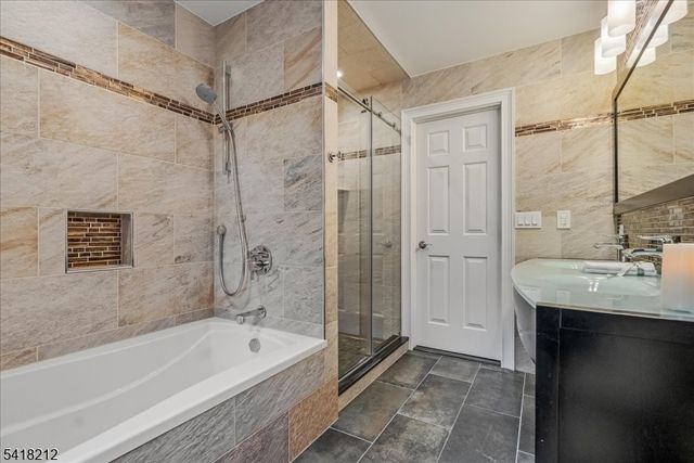 7 Chadwick Rd, Livingston Twp., NJ 07039