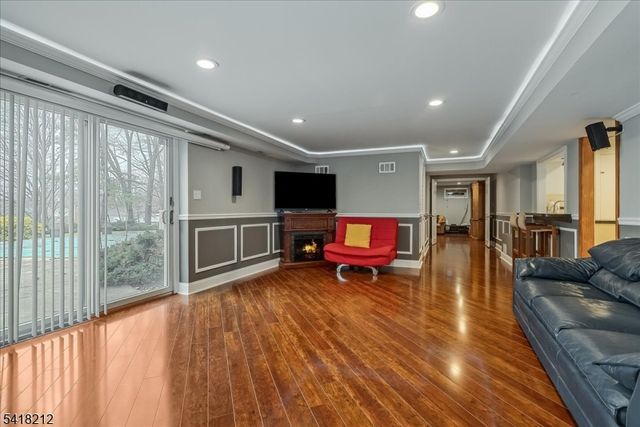 7 Chadwick Rd, Livingston Twp., NJ 07039