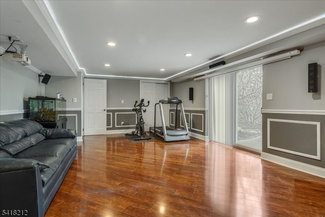 7 Chadwick Rd, Livingston Twp., NJ 07039