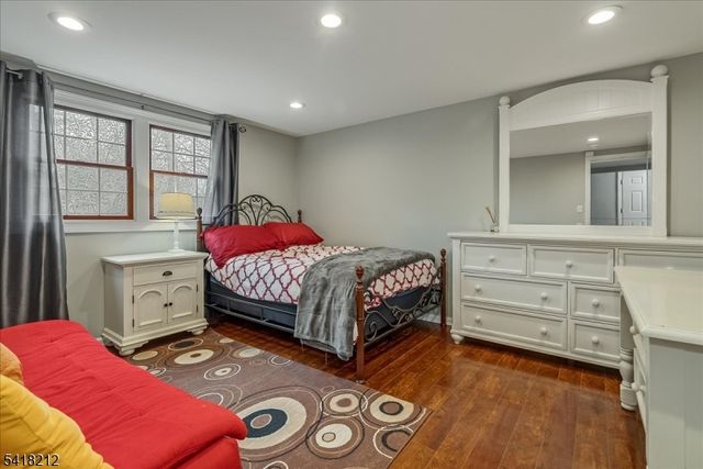 7 Chadwick Rd, Livingston Twp., NJ 07039