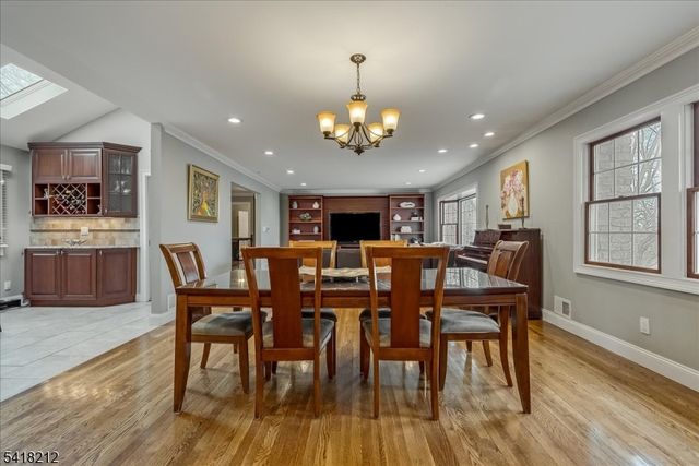 7 Chadwick Rd, Livingston Twp., NJ 07039