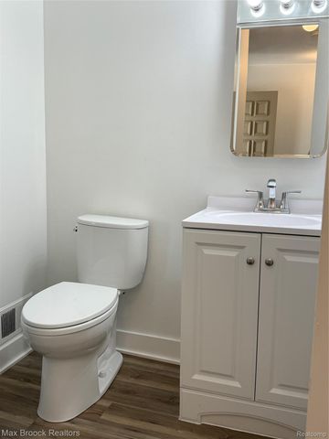 3028 Moon Lake Drive, West Bloomfield Charter Township, MI 48323