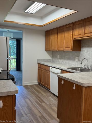 3028 Moon Lake Drive, West Bloomfield Charter Township, MI 48323