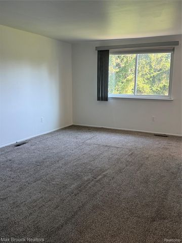 3028 Moon Lake Drive, West Bloomfield Charter Township, MI 48323