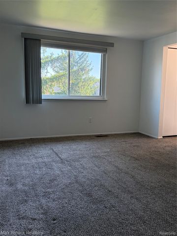 3028 Moon Lake Drive, West Bloomfield Charter Township, MI 48323