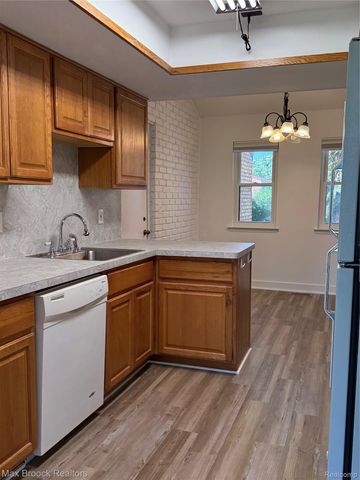 3028 Moon Lake Drive, West Bloomfield Charter Township, MI 48323