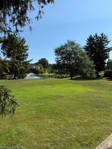 3028 Moon Lake Drive, West Bloomfield Charter Township, MI 48323