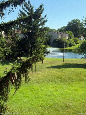 3028 Moon Lake Drive, West Bloomfield Charter Township, MI 48323