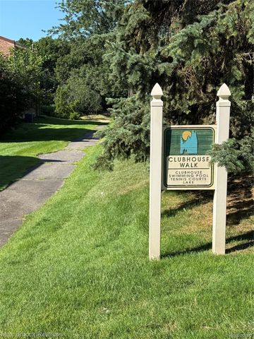 3028 Moon Lake Drive, West Bloomfield Charter Township, MI 48323