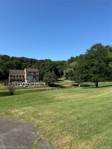 3028 Moon Lake Drive, West Bloomfield Charter Township, MI 48323