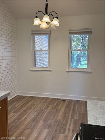 3028 Moon Lake Drive, West Bloomfield Charter Township, MI 48323