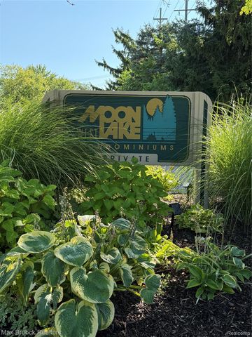 3028 Moon Lake Drive, West Bloomfield Charter Township, MI 48323