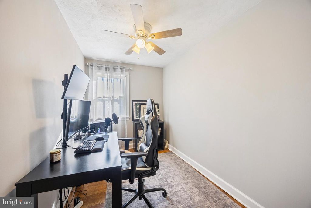 529 LAKEVIEW DR, Ridley Park, PA 19078