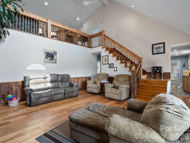 81 Aldens Way, Clyde, NC 28721